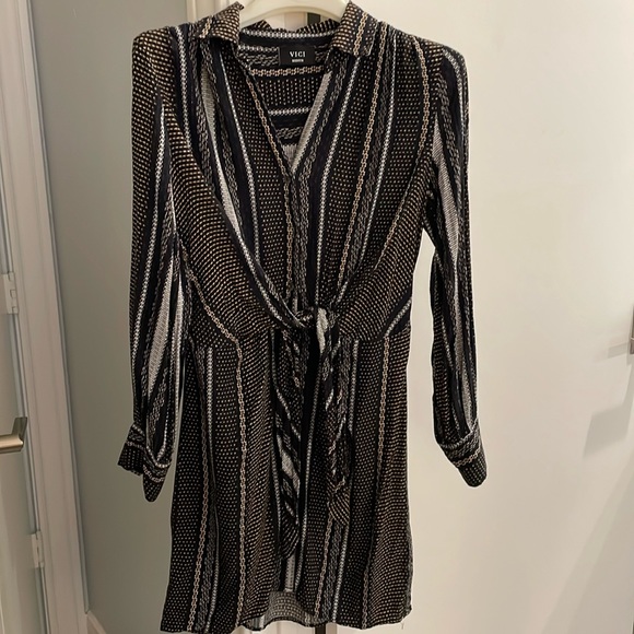 Vici Dresses & Skirts - Dress